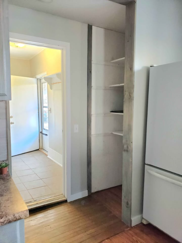 64 Wood St - Photo 4 of 9