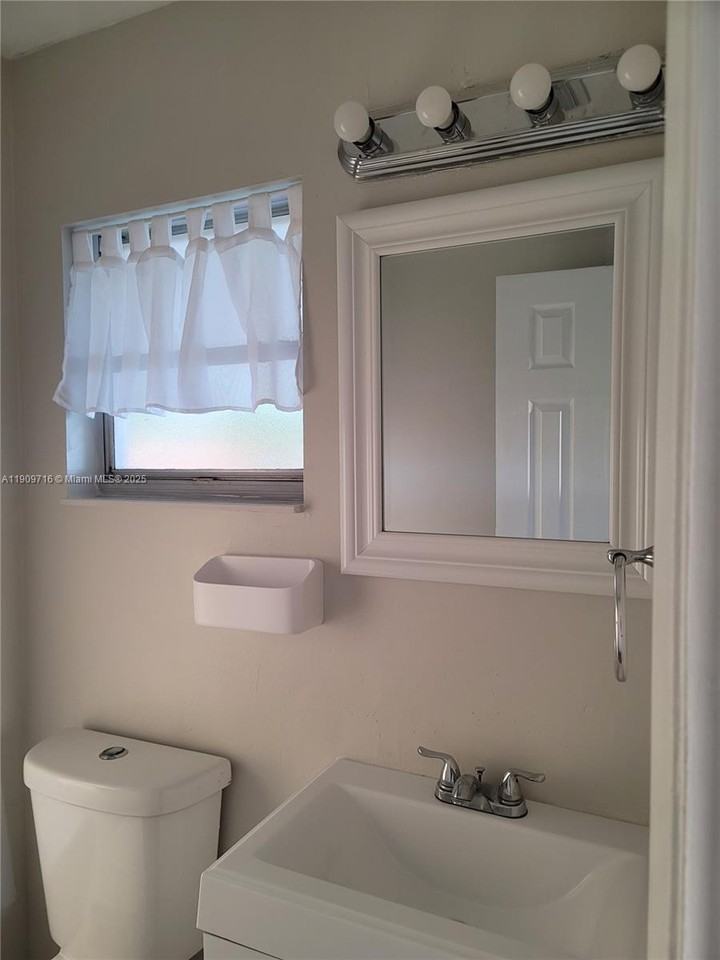 622 Plymouth Street #622 - Photo 2 of 12