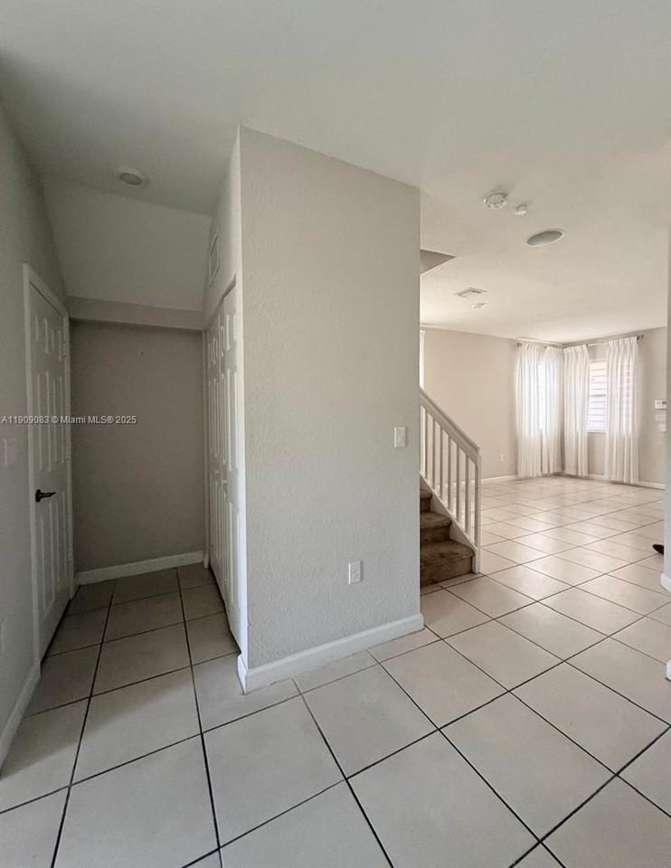 12715 Southwest 230th Terrace #12715-1 - Photo 6 of 24