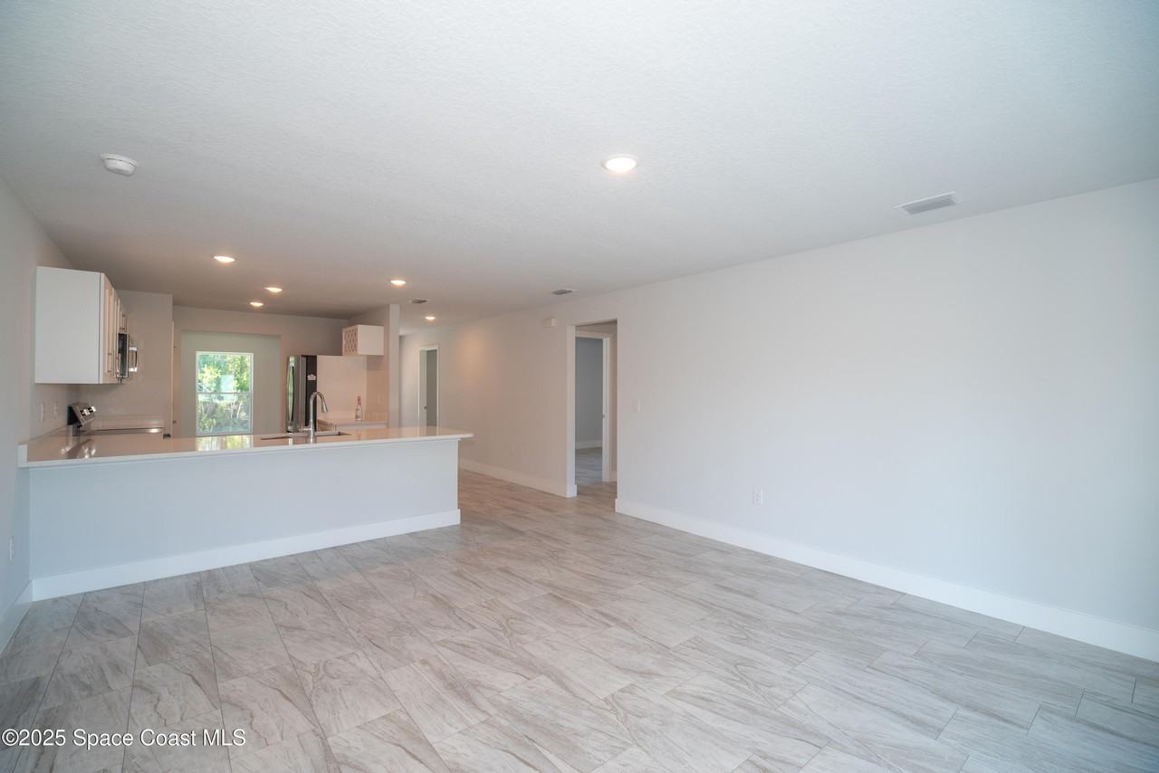 1241 Platt Avenue Southwest #1241 - Photo 4 of 22