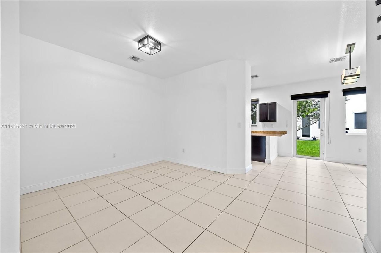 21416 Nw 13th Pl - Photo 2 of 24