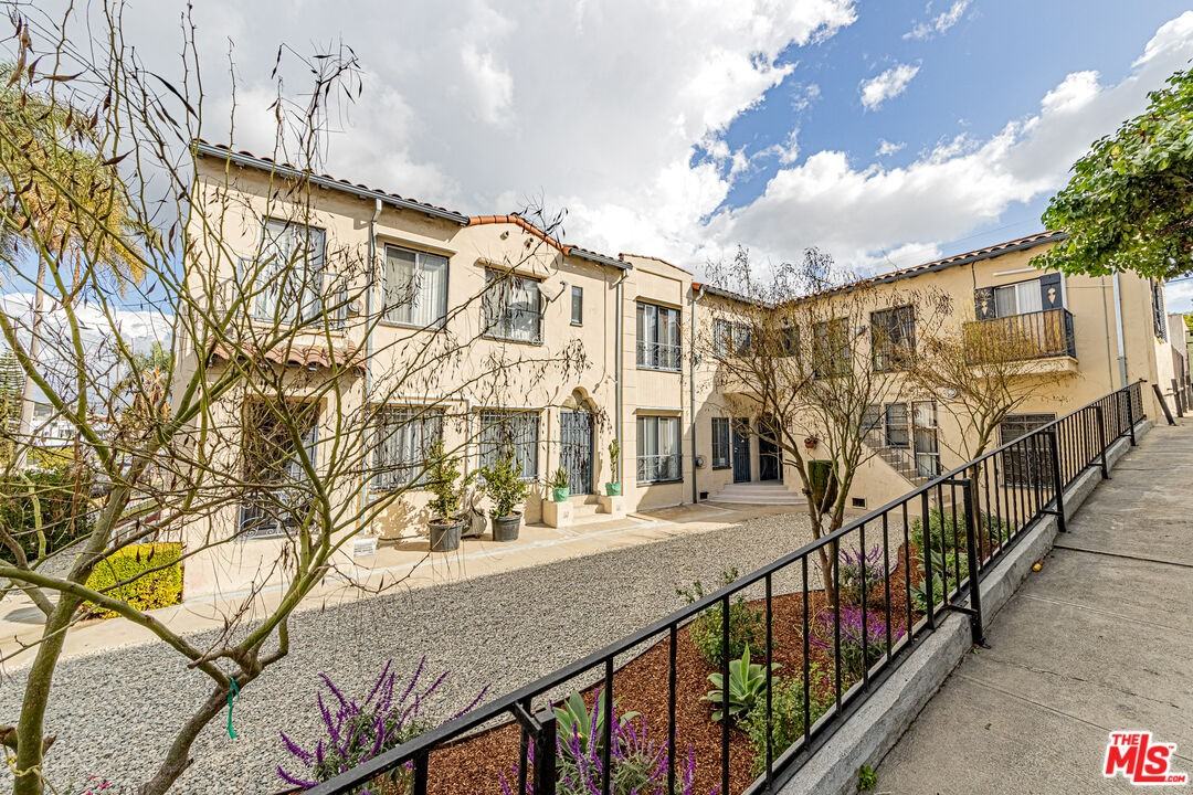 1152 South Bronson Avenue #1152 - Photo 4 of 11