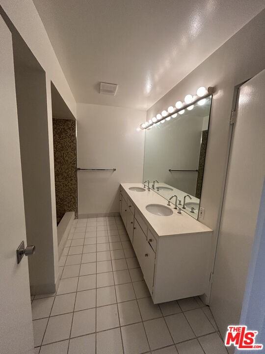 833 Moraga Drive #833-6 - Photo 4 of 31