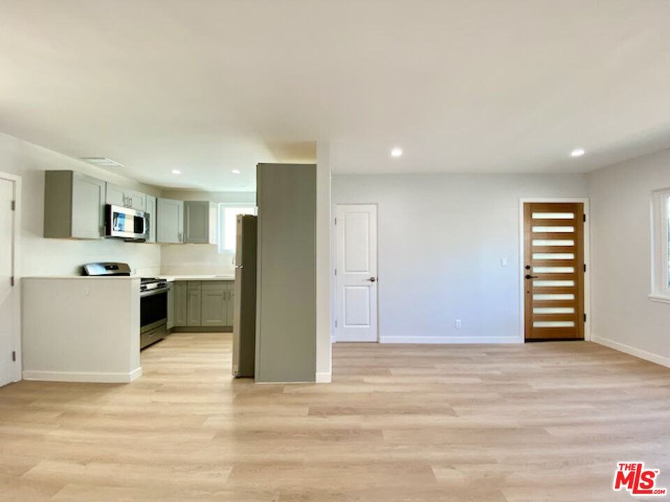 11700 Dorothy Street #11700-2 - Photo 3 of 31