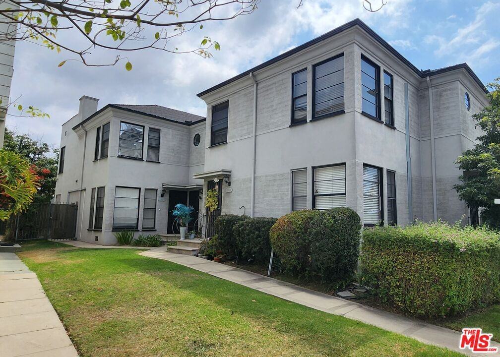 1338 South Dunsmuir Avenue #1338 - Photo 4 of 16