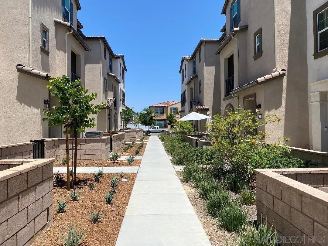 40445 Melrose Dr #40445 - Photo 3 of 25