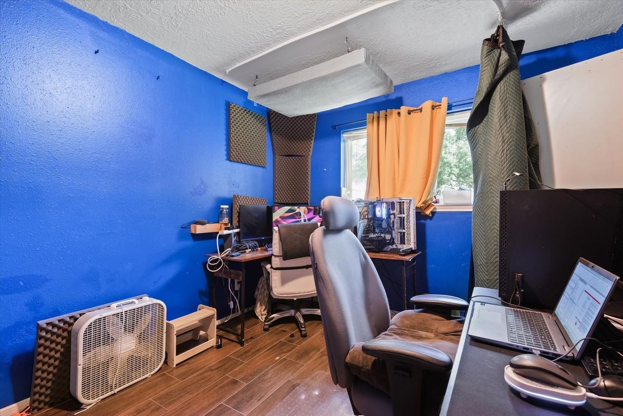 4905 Woodway Avenue #4905 - Photo 2 of 16