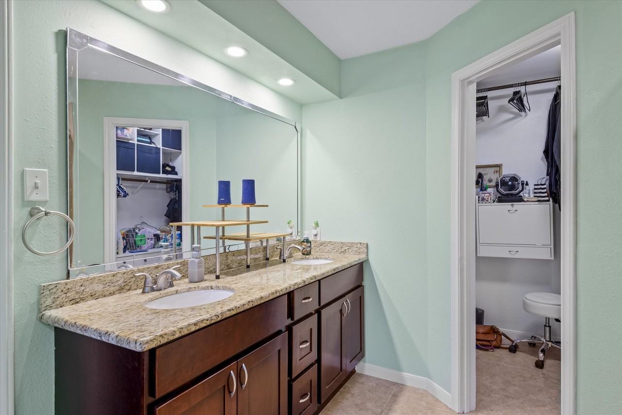 4905 Woodway Avenue #4905 - Photo 4 of 16