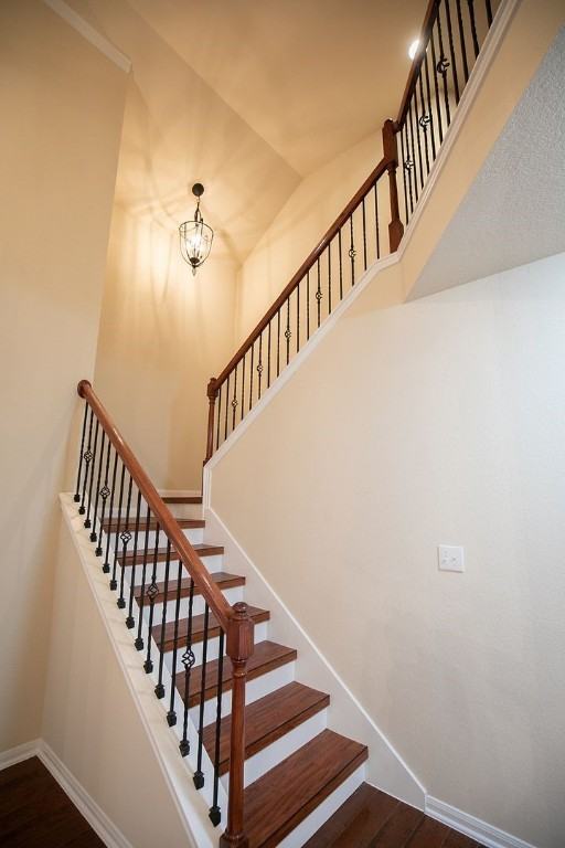 717 S Frontier Ln #717 - Photo 4 of 24