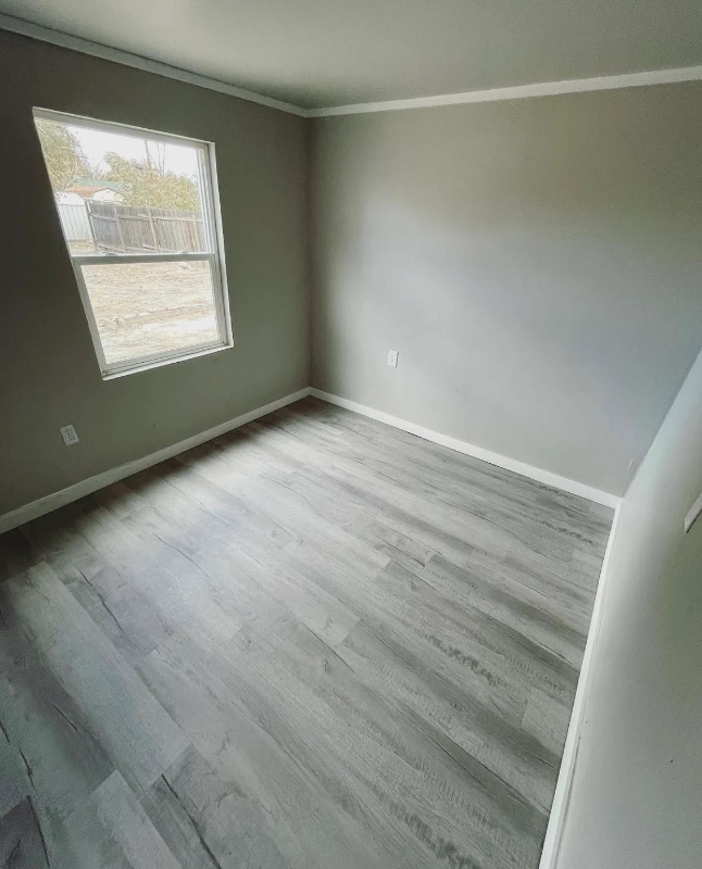 2045 West 12th Street - Photo 5 of 7