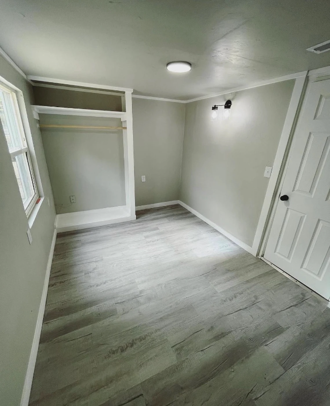 2045 West 12th Street - Photo 6 of 7