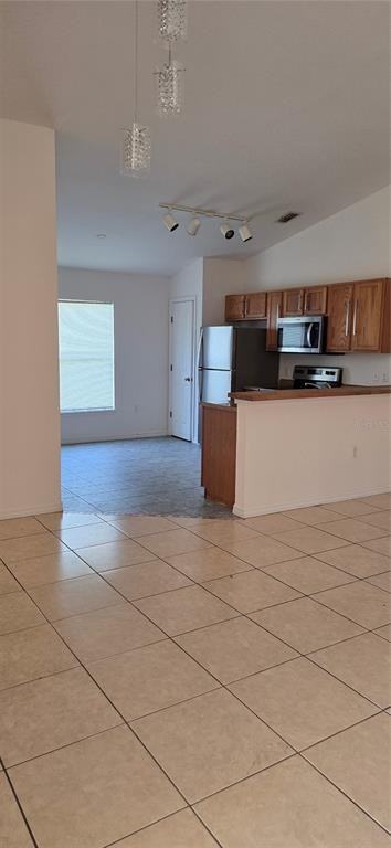 120 Reserve Dr #120 - Photo 4 of 12