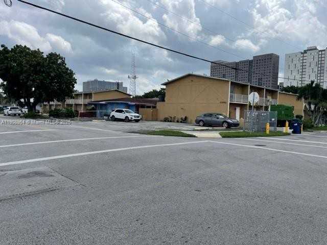 10992 Sw 4th St #10992K1 - Photo 4 of 18