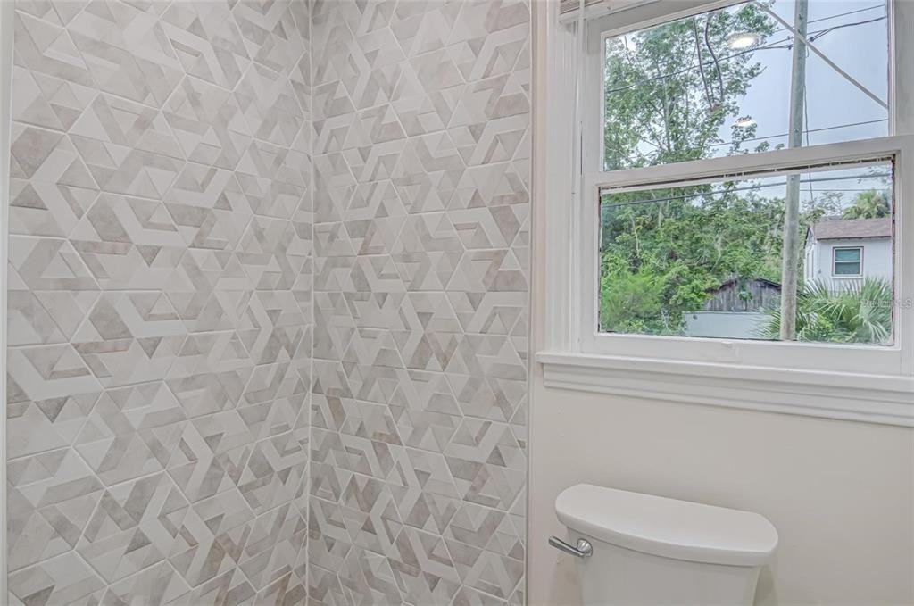 919 Sw 6th Ave #919B - Photo 7 of 18