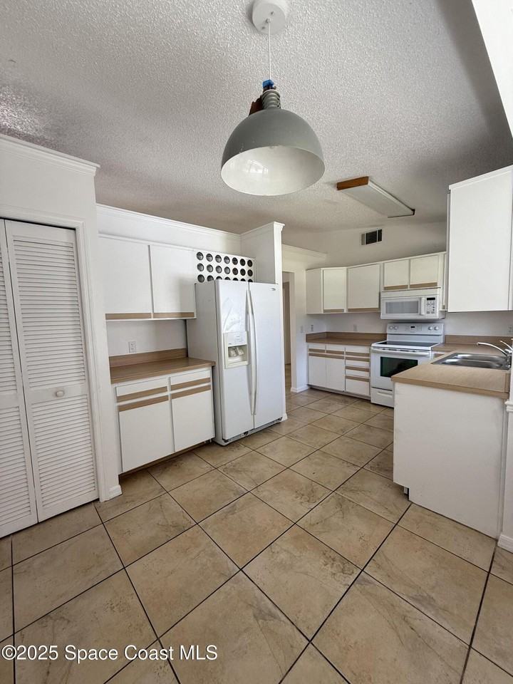 4900 Volusia Ave #4900 - Photo 2 of 25