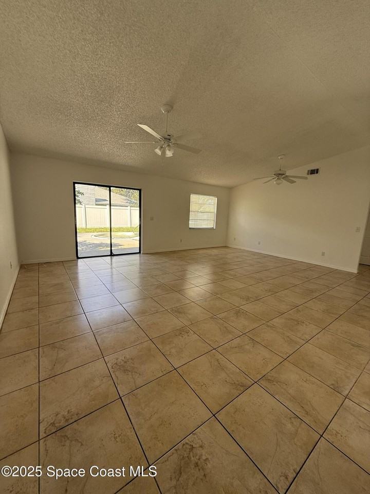 4900 Volusia Ave #4900 - Photo 6 of 25