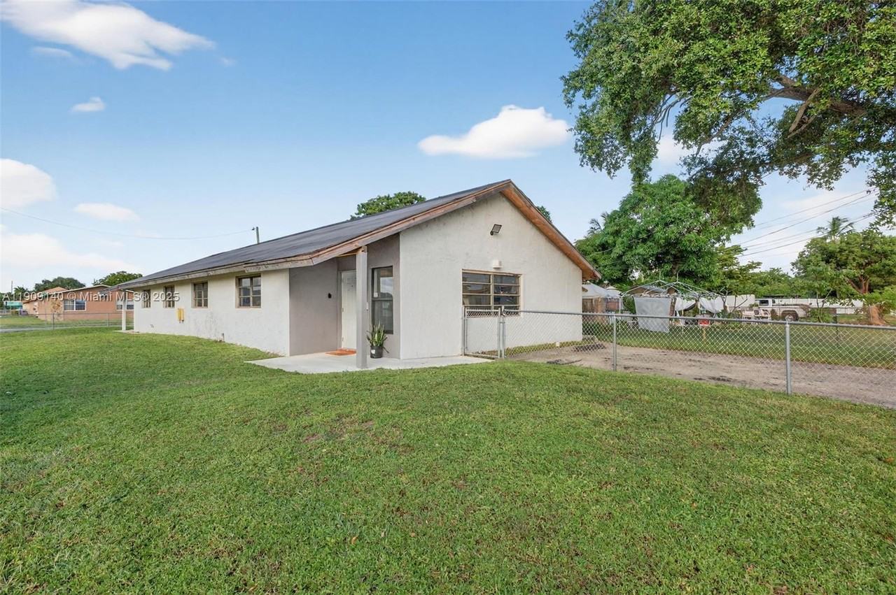 E Dania Beach Blvd #339-12 - Photo 4 of 30