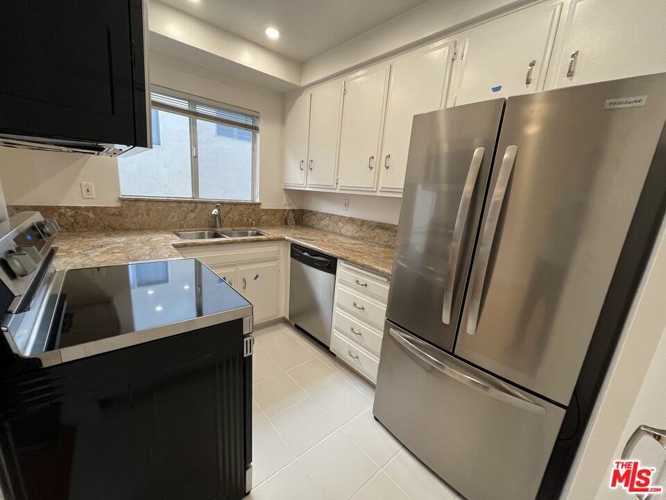 11937 Darlington Ave #11937-4 - Photo 7 of 22