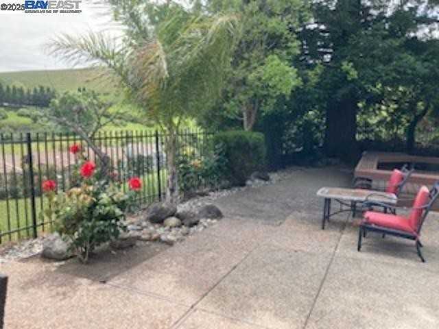 300 S Eagle Nest Ln #300 - Photo 5 of 7