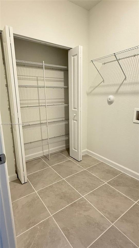 2984 Se 23rd Ave #2984 - Photo 2 of 32