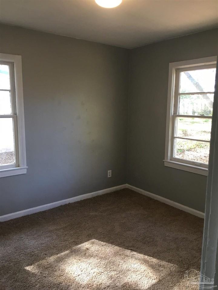 8 Baggett Ct #8 - Photo 3 of 11
