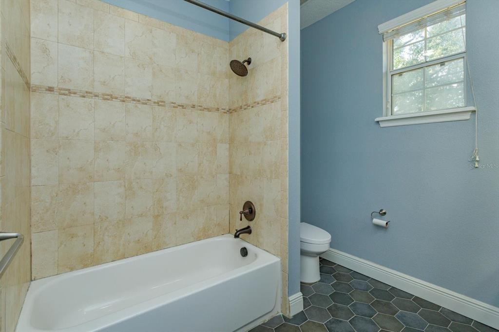 41 E Spruce St #41 - Photo 2 of 24