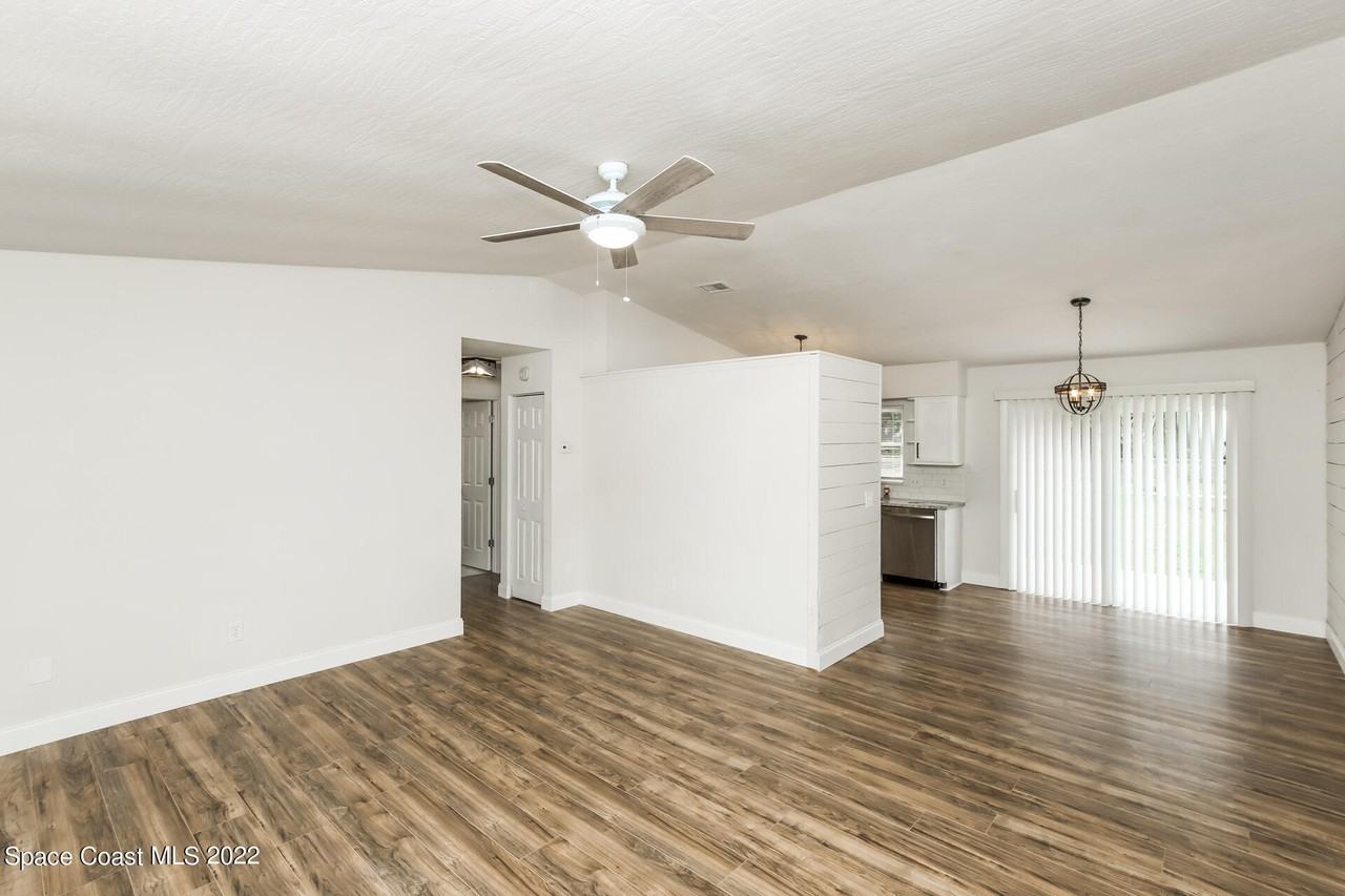 764 Gelaso St Sw #764 - Photo 5 of 16