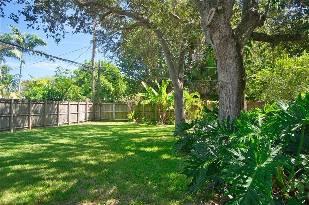 412 Sw 13th St #412 - Photo 3 of 24