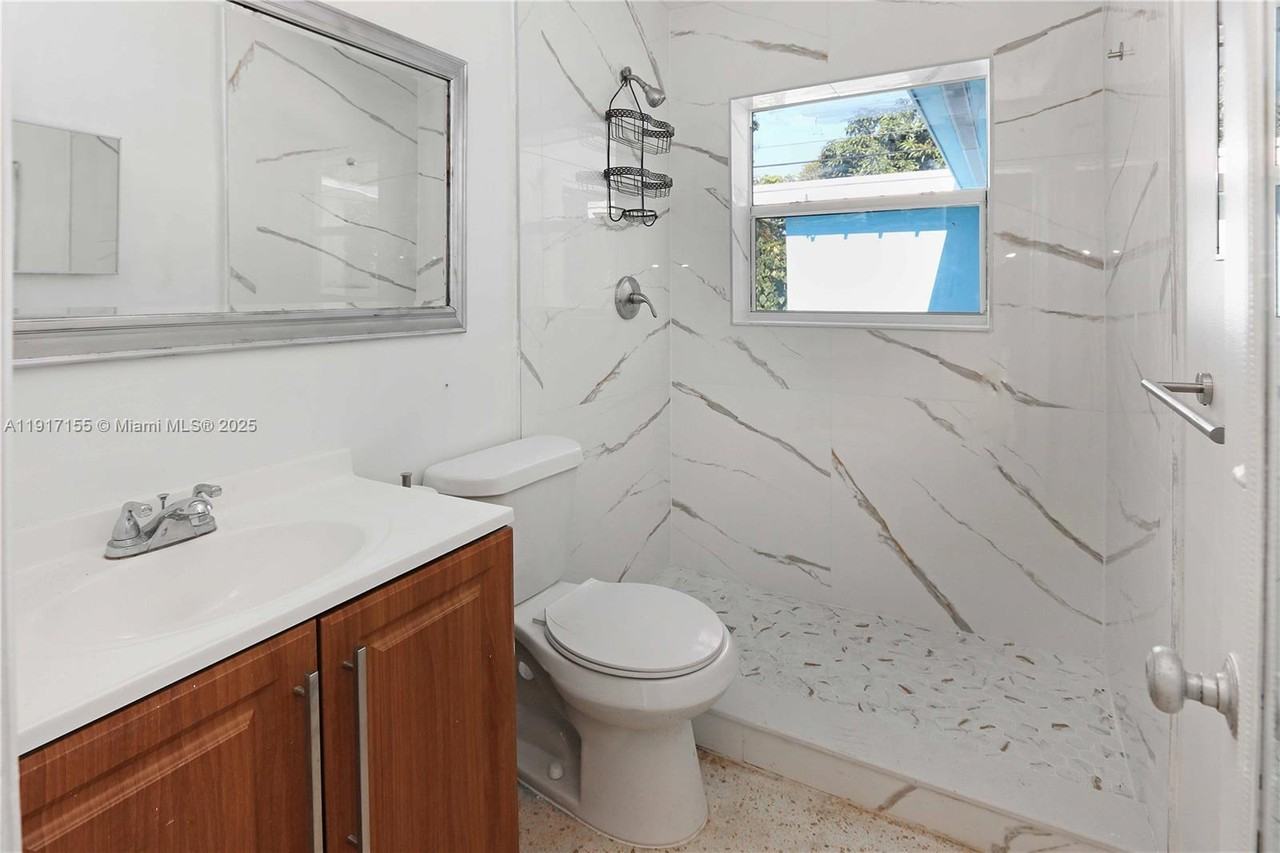 39 Se 13th Ter #39 - Photo 3 of 14