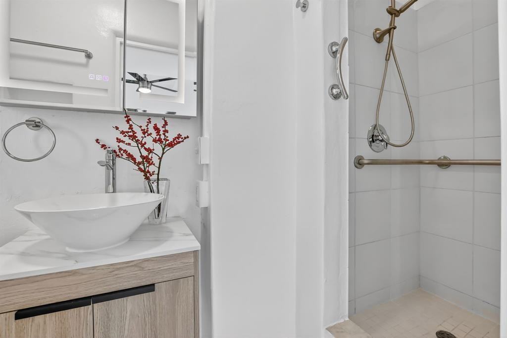 501 Sw 5th St #501-13 - Photo 6 of 45