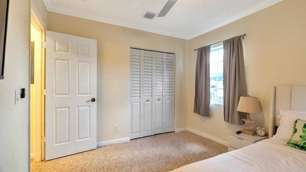 802 N J St #802 - Photo 4 of 24