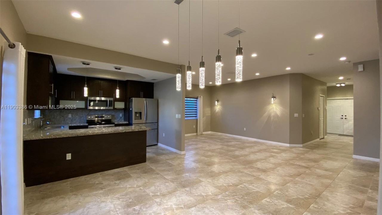 15585 Sw 178th Ln #15585A - Photo 3 of 11