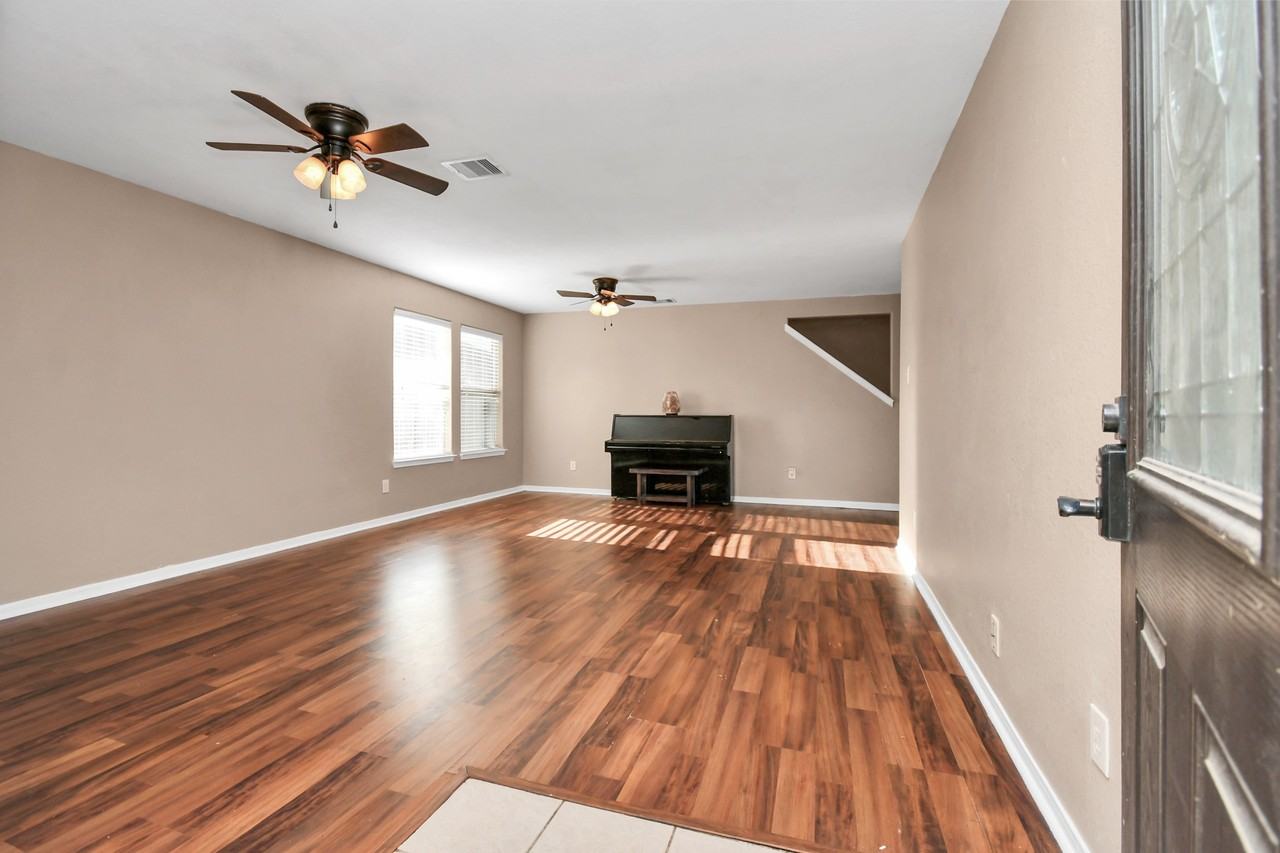 1118 Desert Palms Ln #1118 - Photo 2 of 28