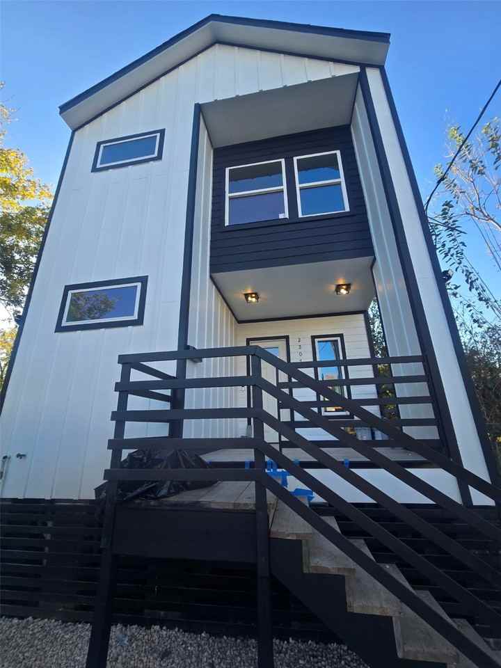 2207 Des Chaumes Street #2207