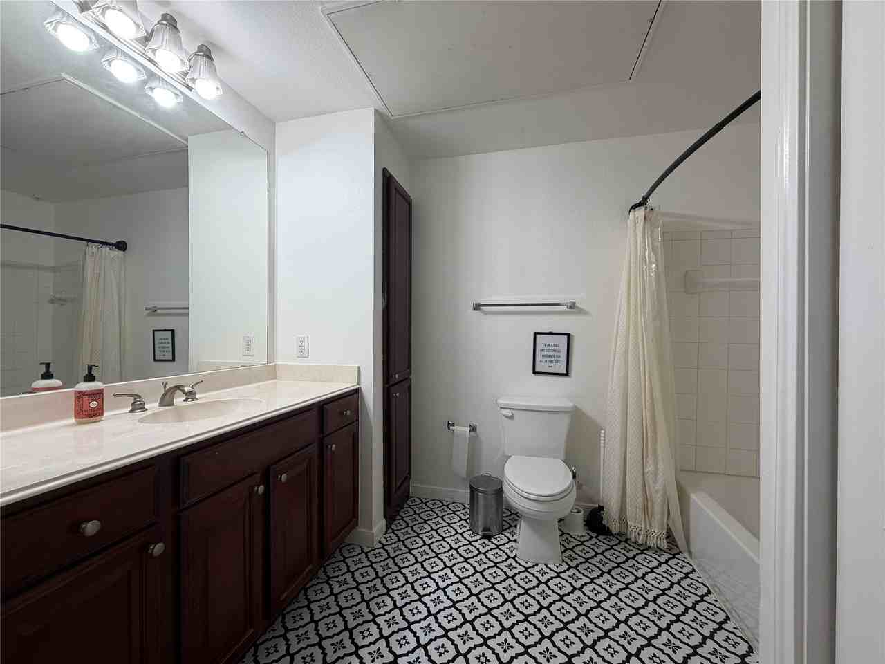 7575 Kirby Dr #7575-1104 - Photo 3 of 18