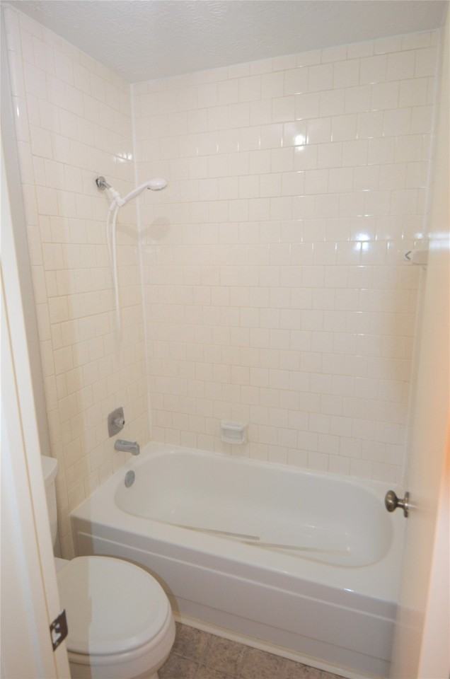 24006 Merry Oaks Dr #24006 - Photo 4 of 20