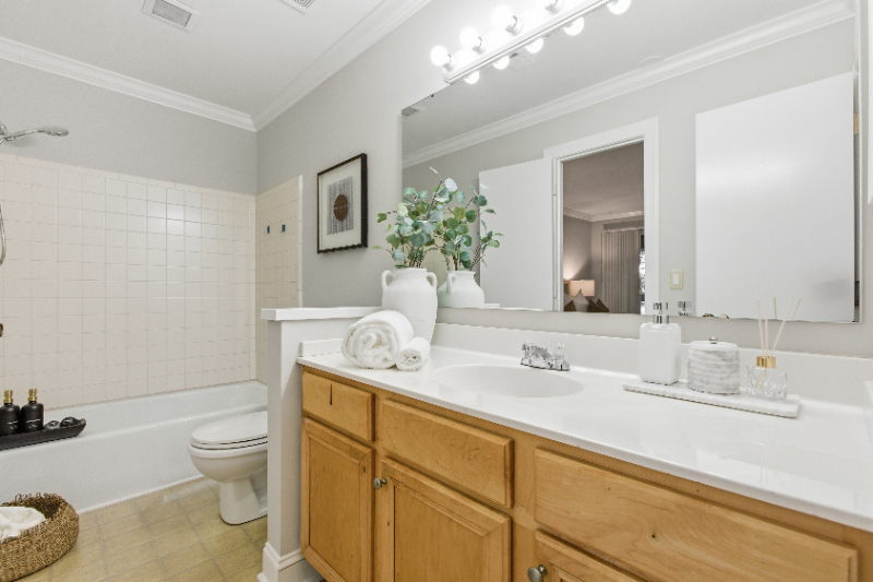 7925 Charter Oak Lane - Photo 3 of 14