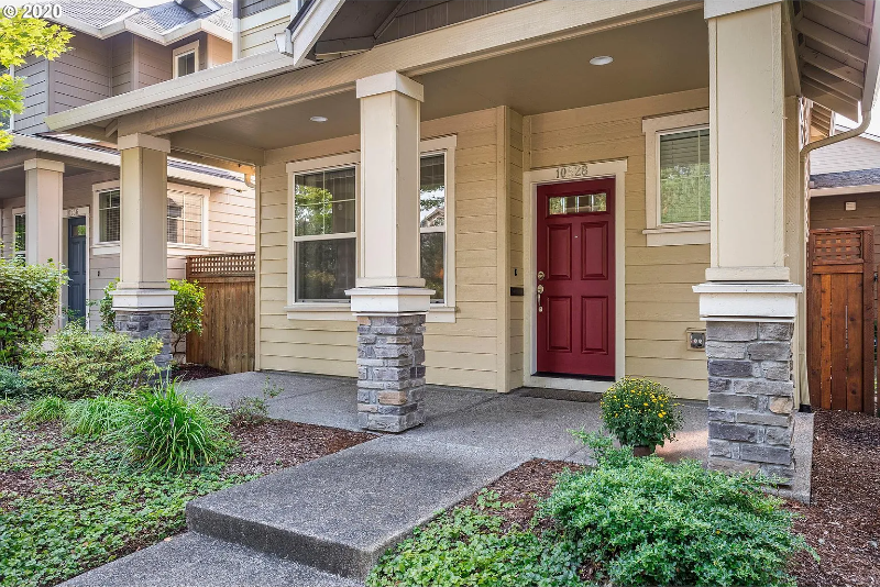 10528 Northeast Gateway Street - Photo 2 of 4