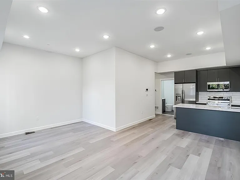 2417 N 7th St #A - Photo 2 of 9