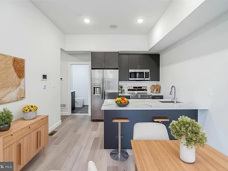 2417 N 7th St #A - Photo 7 of 9