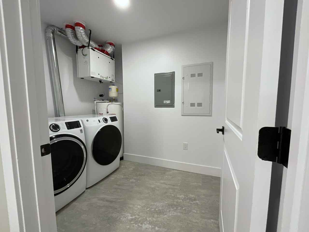 60 Lian Street #209 - Photo 7 of 11