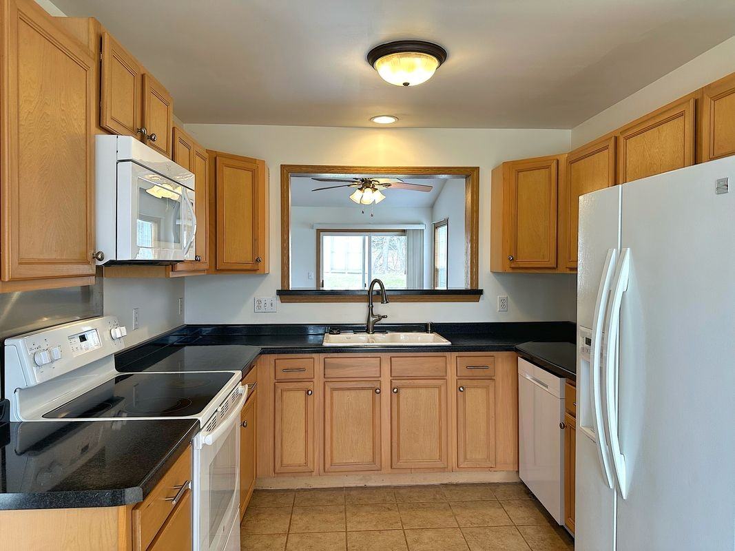 482 Fox Lane - Photo 2 of 18