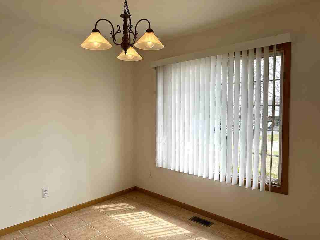 482 Fox Lane - Photo 6 of 18