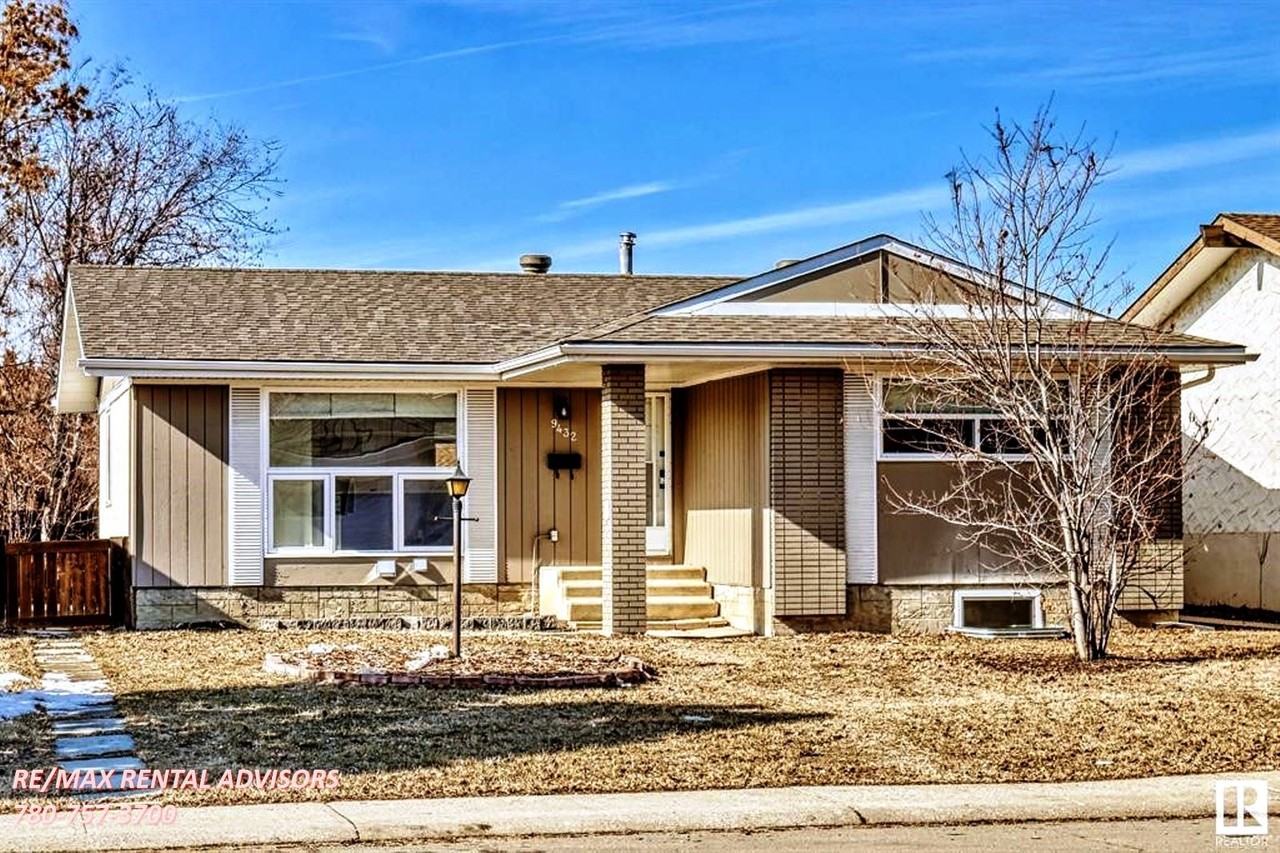 UPPER 9432 150 Avenue Northwest - Photo 2 of 15