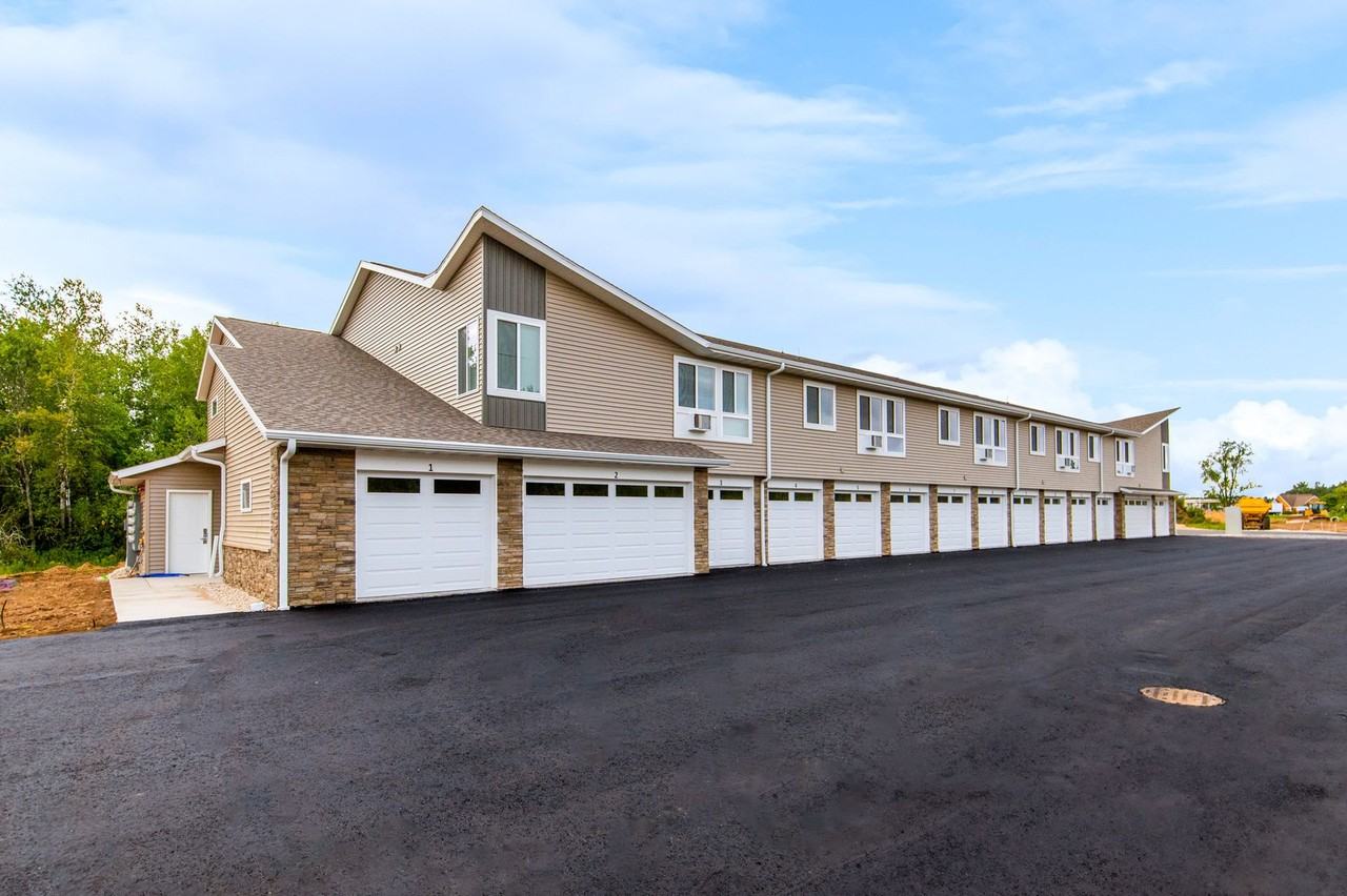 The Oaks in Crivitz - Photo 2 of 35