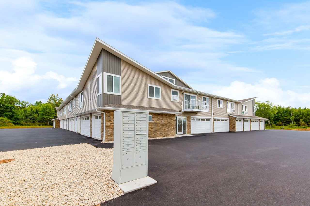 The Oaks in Crivitz - Photo 5 of 35