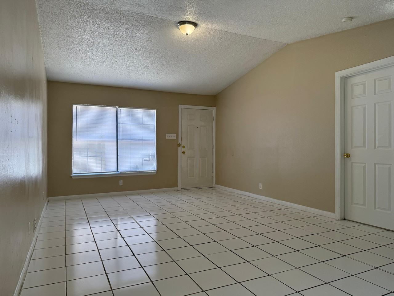 7724 Winsford - Photo 3 of 12