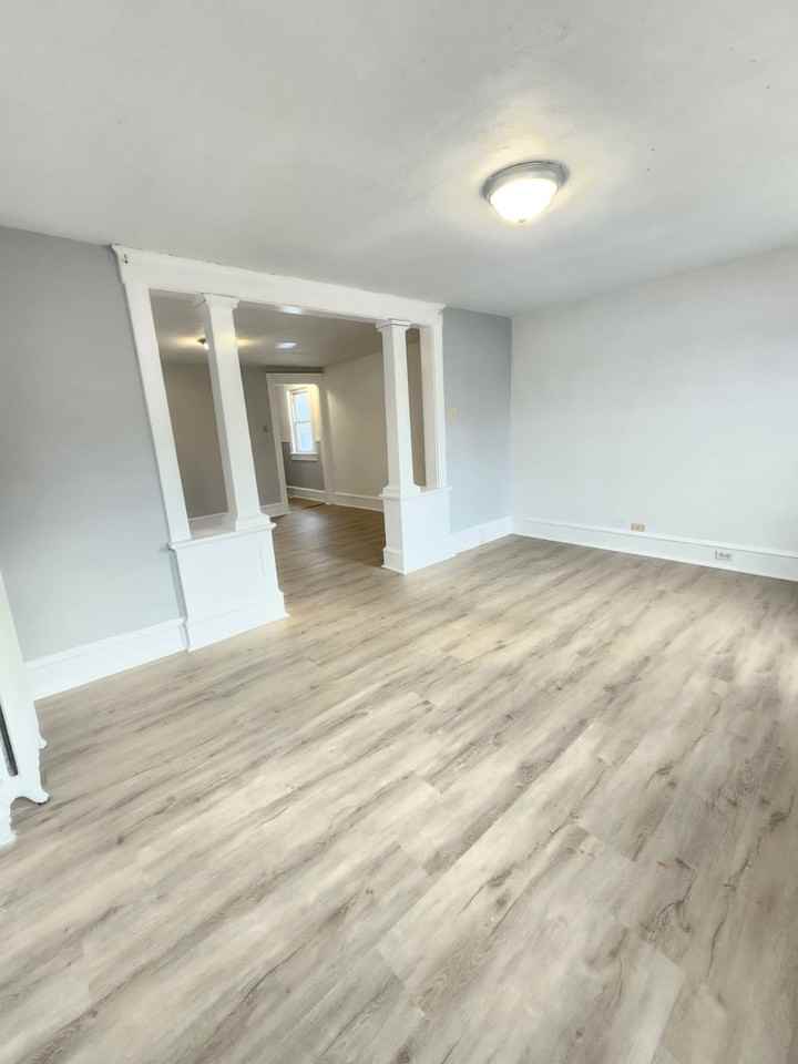 905 Market St #2 - Photo 3 of 11