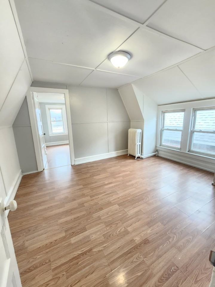 905 Market St #2 - Photo 5 of 11