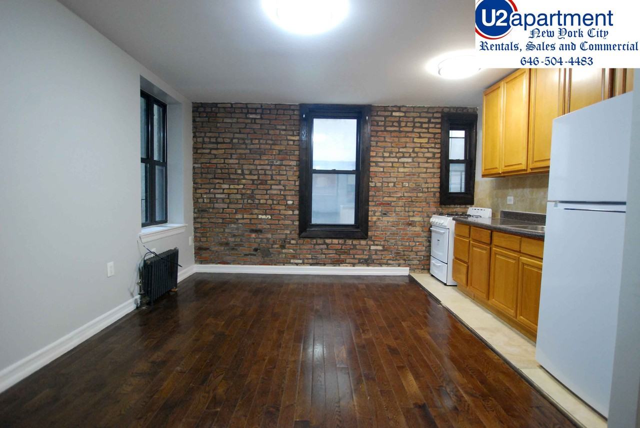 1490 Park Place #4 - Photo 3 of 17